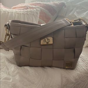 Harvey’s seatbelt bag